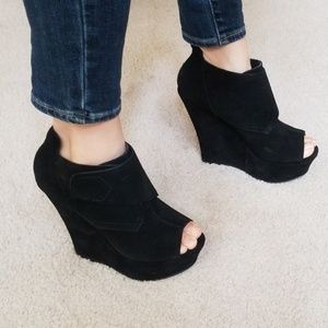 Steve Madden Weylin Suede Wedge Booties